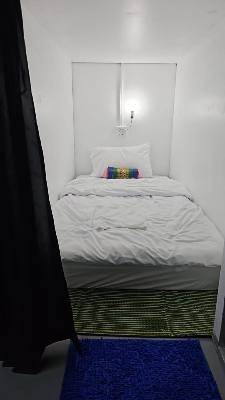 Kai Lions International Capsule Hostel Pakse Exterior foto